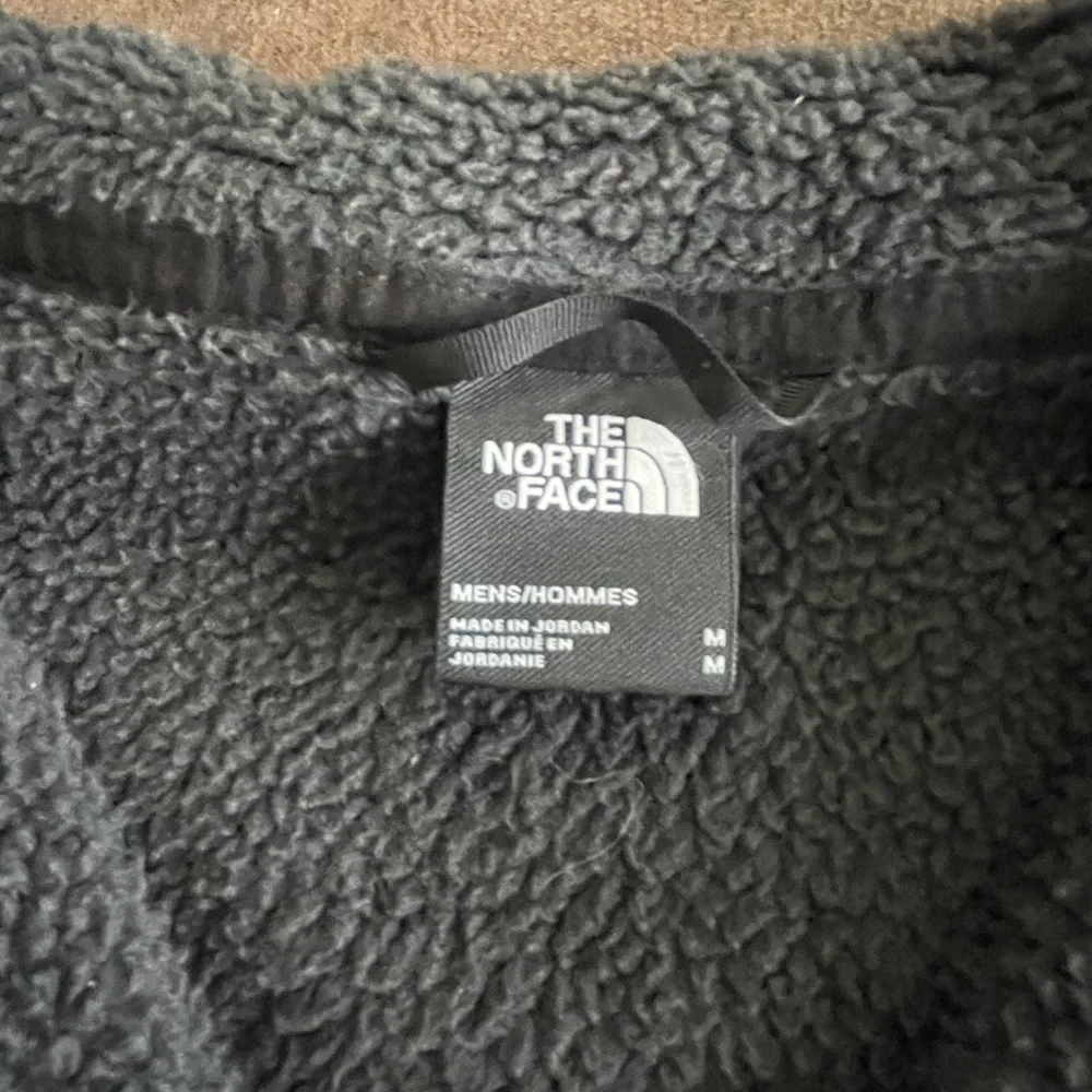 The Northface Men’s Leo Black 1/4 Zip Sweater Pullover Size Medium - Picture 4 of 8